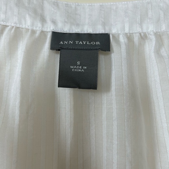 Ann Taylor White Blouse Size S - Picture 3 of 4